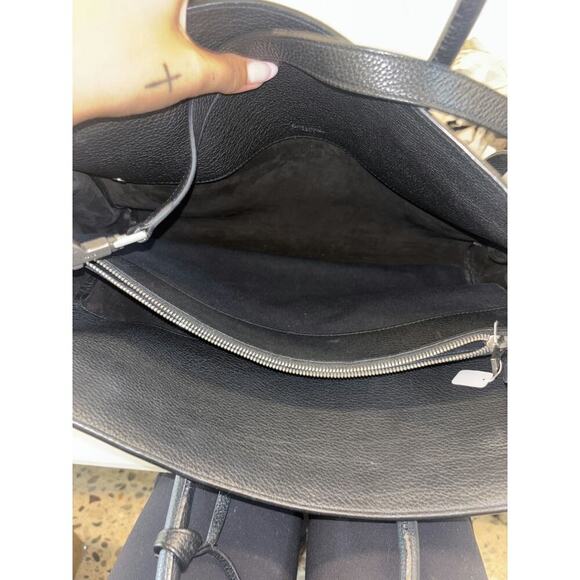 Saint Laurent Tote Bag in Black Leather - Good Condition - Picture 6 of 10
